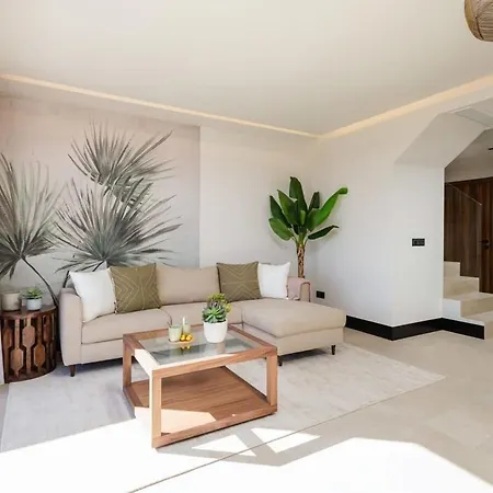 Luxe Duplex Penthouse Scenic Views