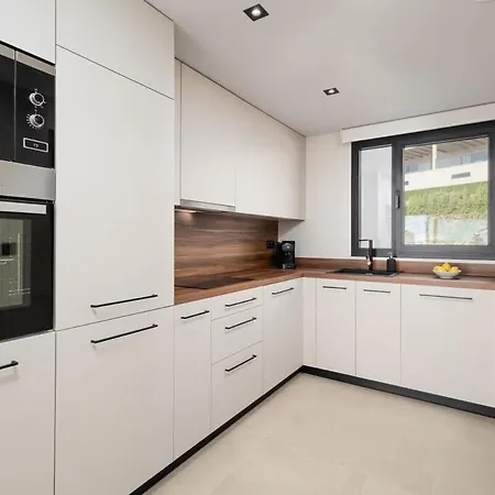 Luxe Duplex Penthouse Scenic Views Appartement Marbellac