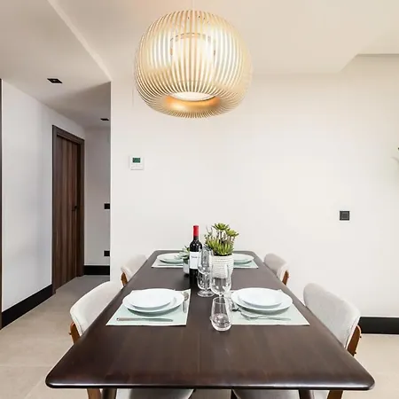 Luxe Duplex Penthouse Scenic Views Appartamento Marbella
