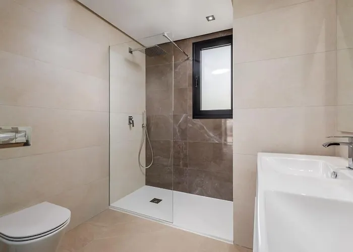 Luxe Duplex Penthouse Scenic Views Appartement