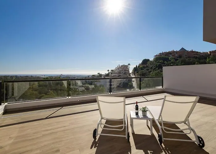 Luxe Duplex Penthouse Scenic Views
